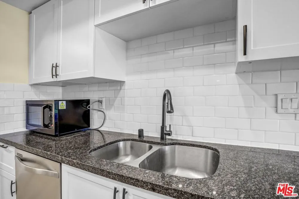 1179 Sunflower Avenue Covina, CA 91724