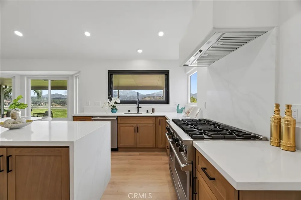 13971 Pequot Drive Poway, CA 92064