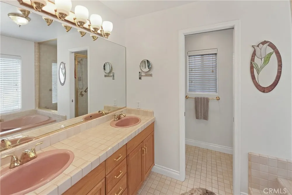 15597 Rolling Ridge Chino Hills, CA 91709