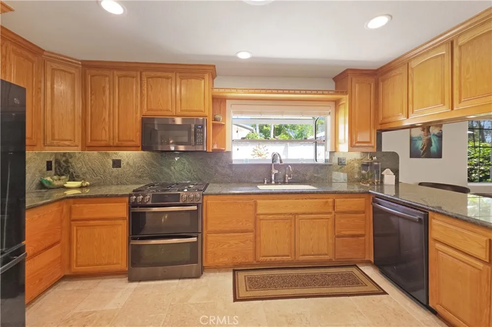 15597 Rolling Ridge Chino Hills, CA 91709