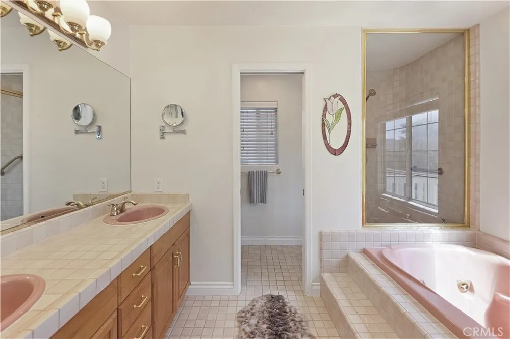 15597 Rolling Ridge Chino Hills, CA 91709