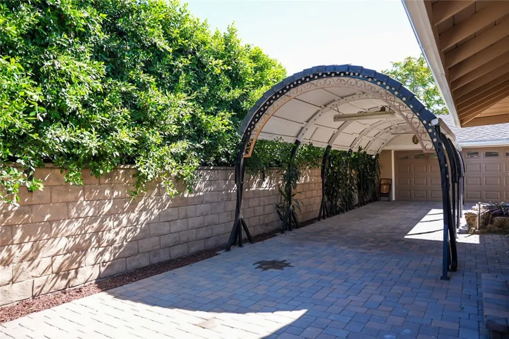 9243 Cayuga Sun Valley, CA 91352