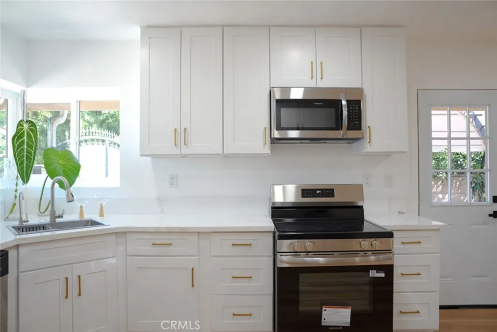 9243 Cayuga Sun Valley, CA 91352