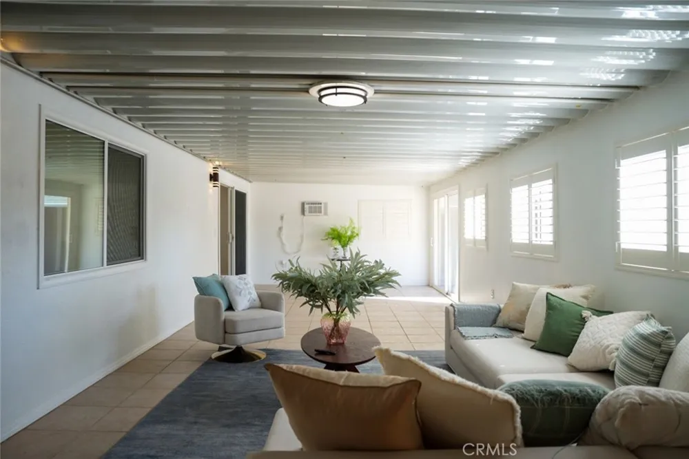 9243 Cayuga Sun Valley, CA 91352