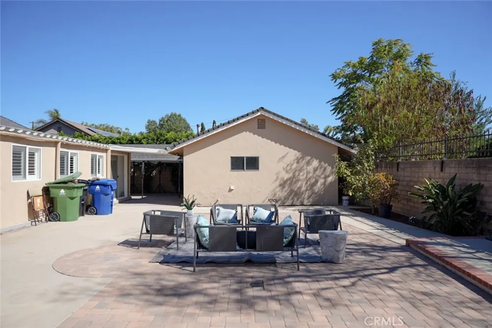 9243 Cayuga Sun Valley, CA 91352