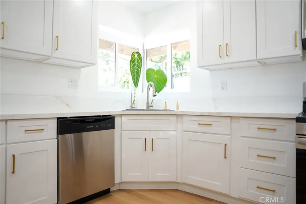 9243 Cayuga Sun Valley, CA 91352