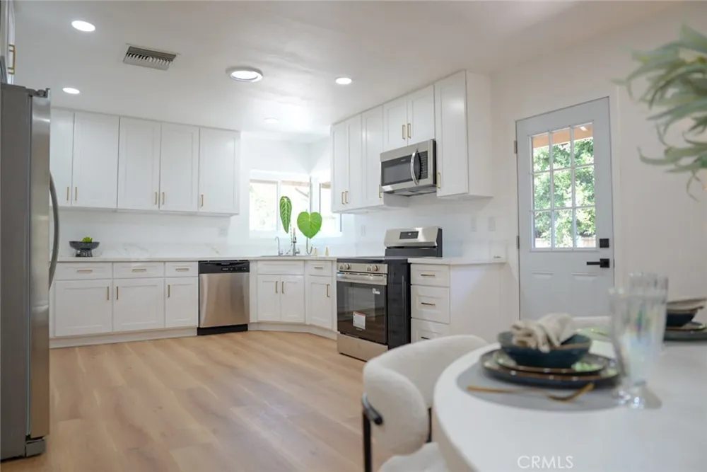 9243 Cayuga Sun Valley, CA 91352