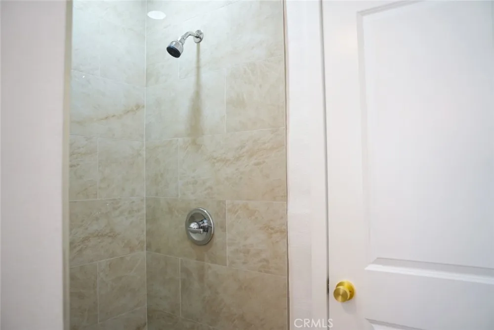 9243 Cayuga Sun Valley, CA 91352