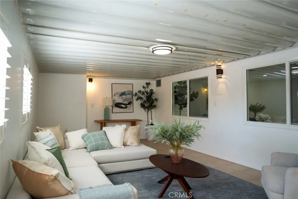9243 Cayuga Sun Valley, CA 91352