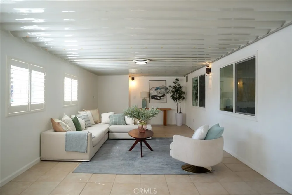 9243 Cayuga Sun Valley, CA 91352