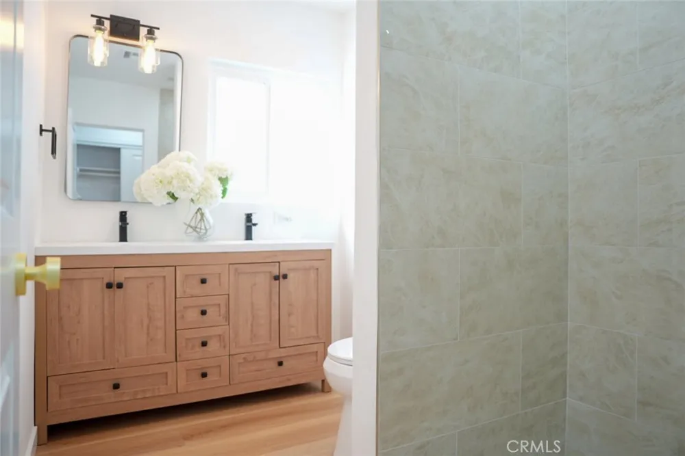 9243 Cayuga Sun Valley, CA 91352