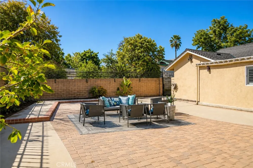 9243 Cayuga Sun Valley, CA 91352