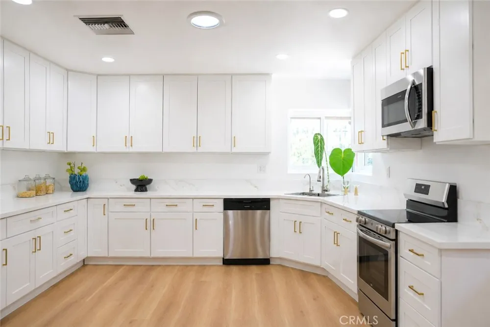 9243 Cayuga Sun Valley, CA 91352
