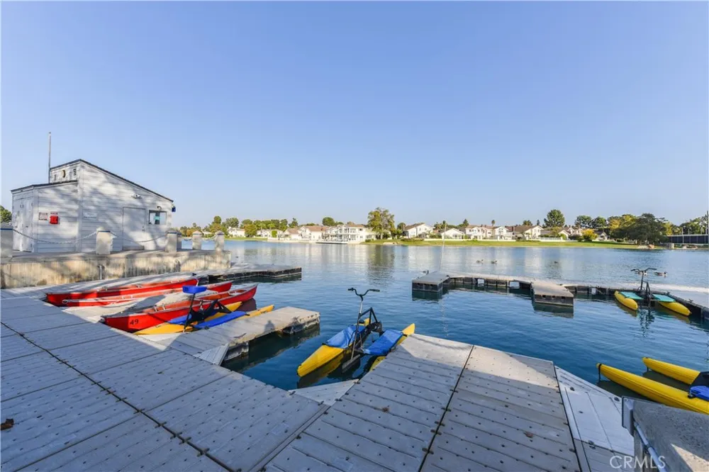 38 Cresthaven Irvine, CA 92604