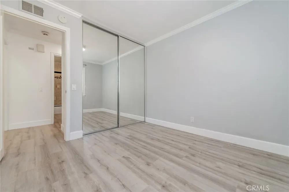 38 Cresthaven Irvine, CA 92604