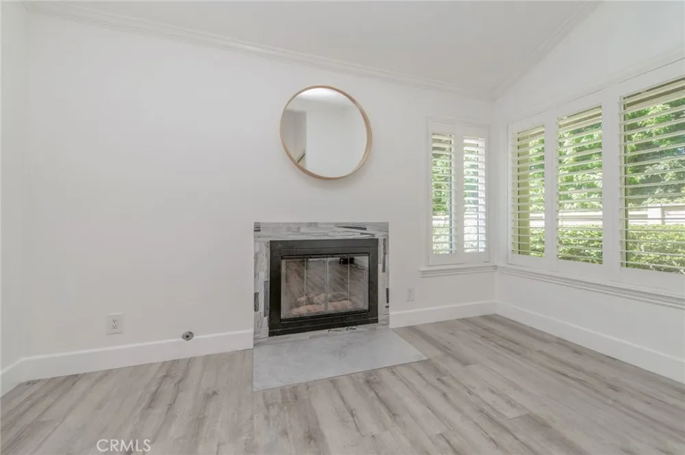 38 Cresthaven Irvine, CA 92604