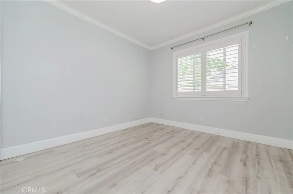 38 Cresthaven Irvine, CA 92604