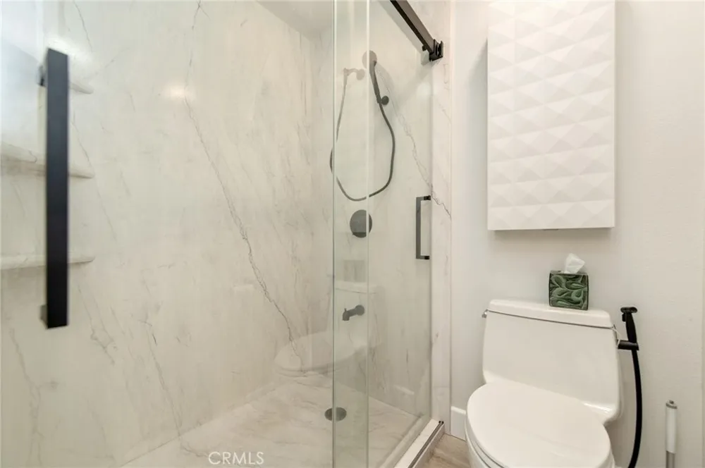 38 Cresthaven Irvine, CA 92604