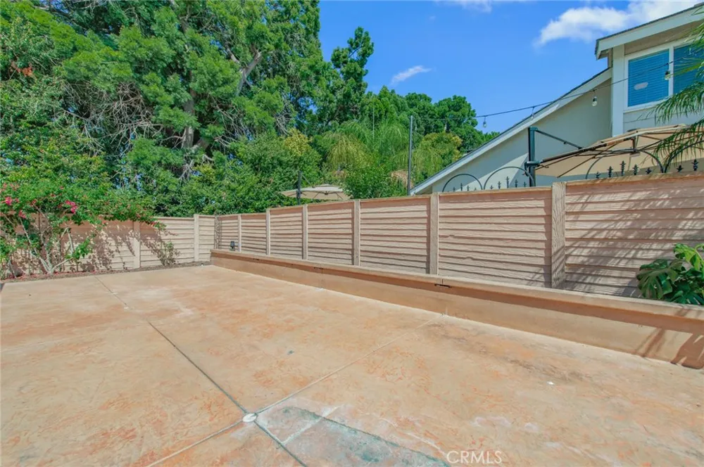 38 Cresthaven Irvine, CA 92604