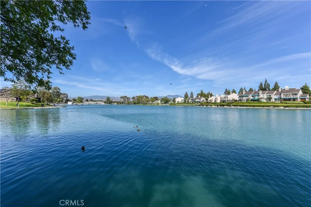38 Cresthaven Irvine, CA 92604