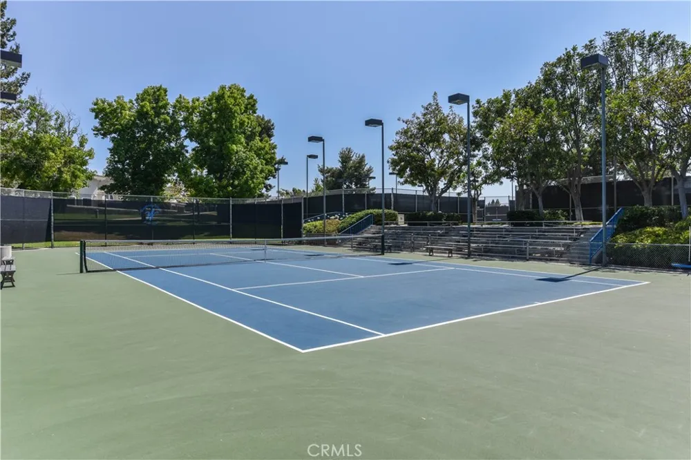 38 Cresthaven Irvine, CA 92604
