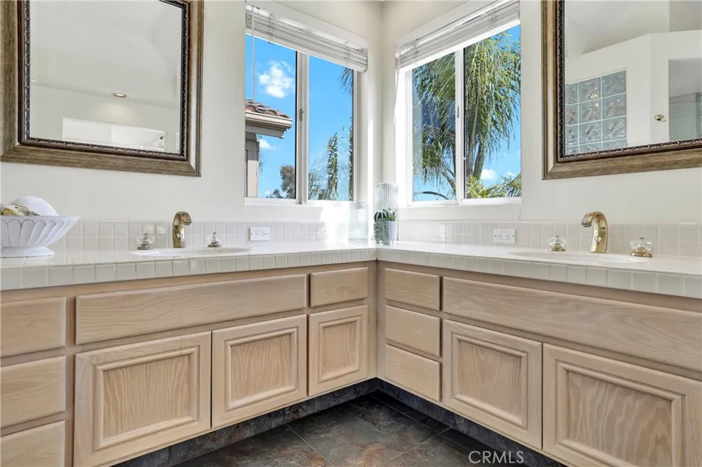 27130 S Ridge Drive Mission Viejo, CA 92692