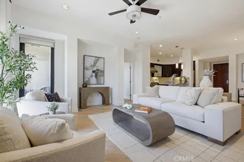 402 Rockefeller #406