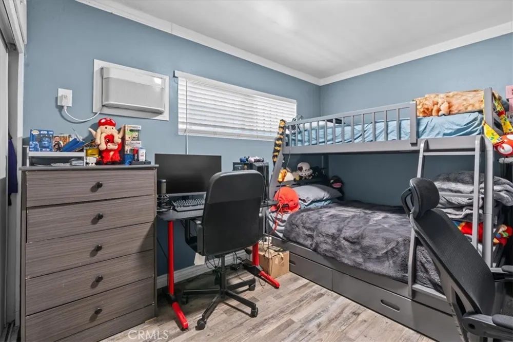 407 E Sunset Long Beach, CA 90805