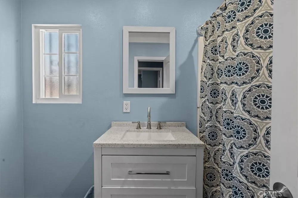 407 E Sunset Long Beach, CA 90805