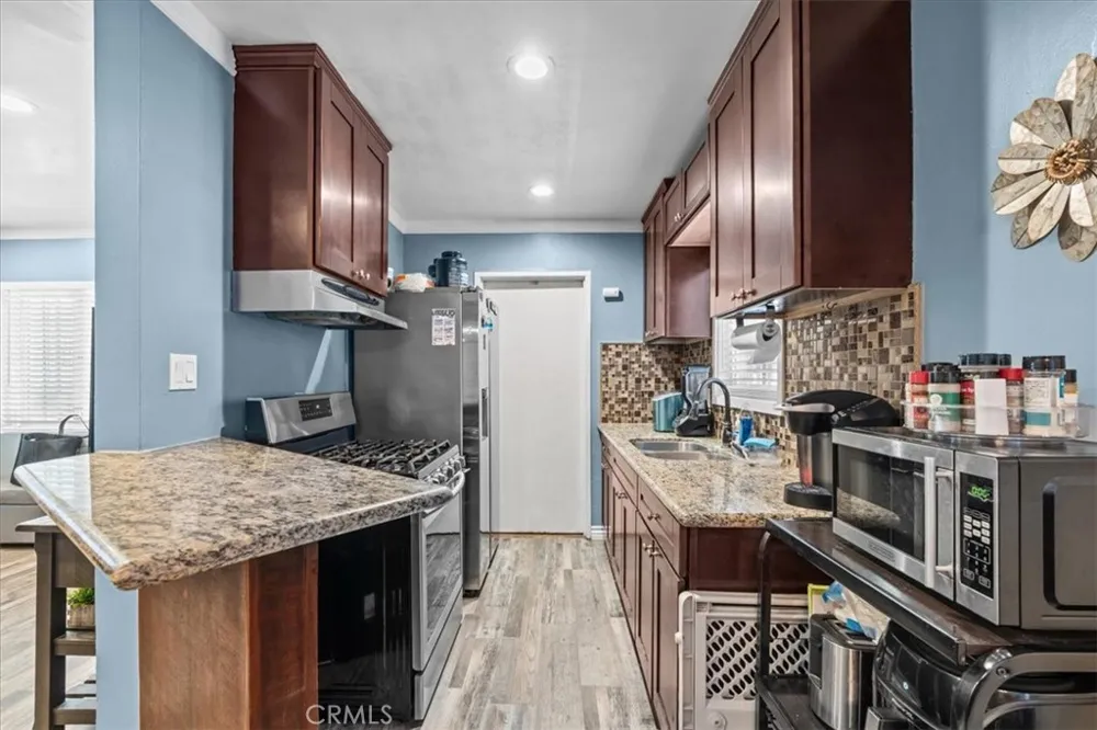407 E Sunset Long Beach, CA 90805