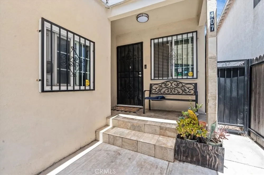 407 E Sunset Long Beach, CA 90805