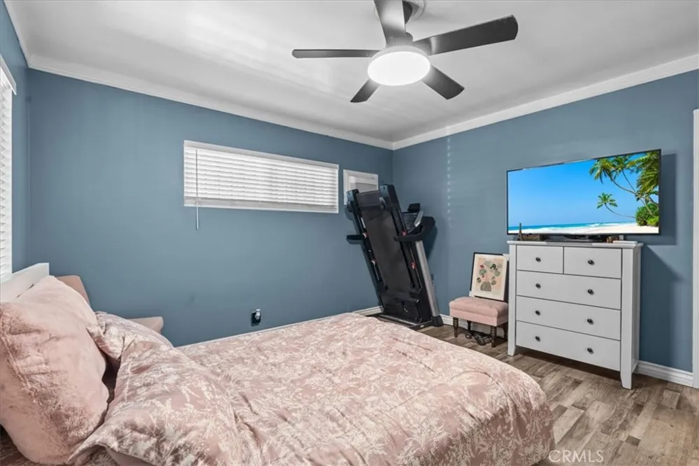 407 E Sunset Long Beach, CA 90805
