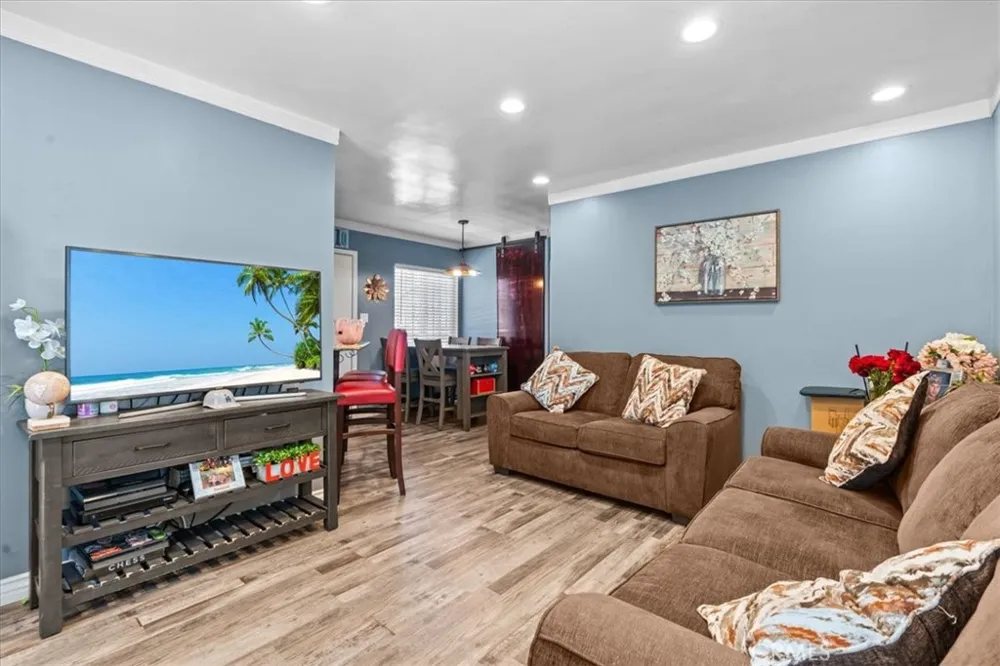407 E Sunset Long Beach, CA 90805