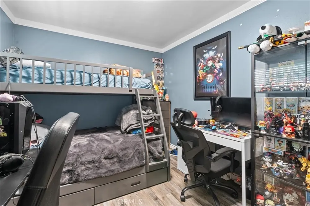 407 E Sunset Long Beach, CA 90805
