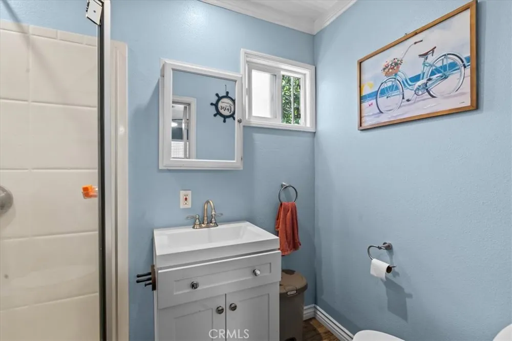 407 E Sunset Long Beach, CA 90805