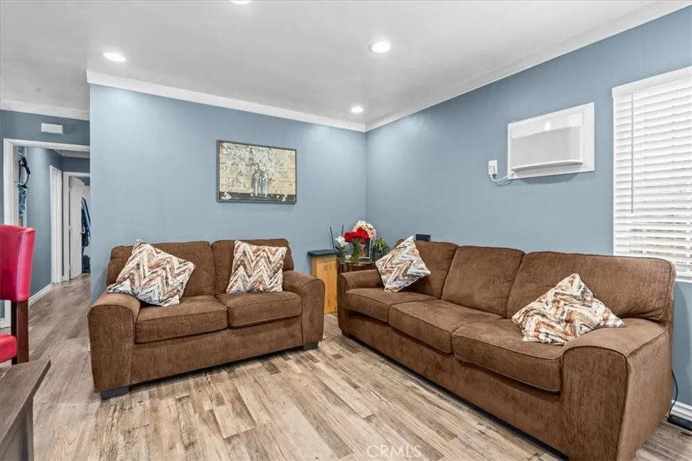 407 E Sunset Long Beach, CA 90805