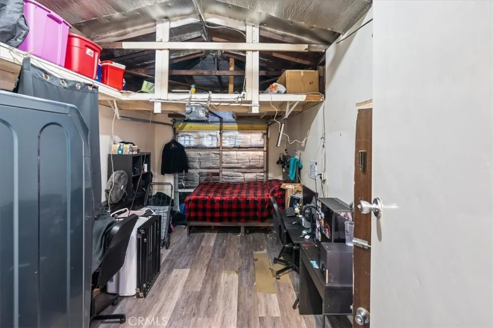 407 E Sunset Long Beach, CA 90805