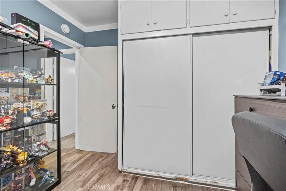 407 E Sunset Long Beach, CA 90805