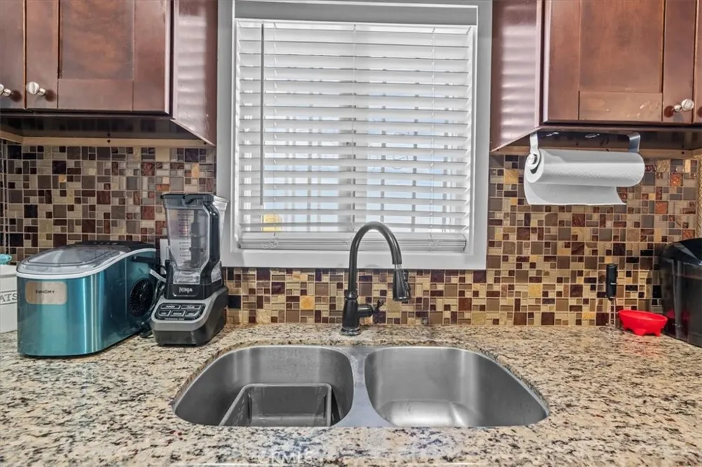 407 E Sunset Long Beach, CA 90805