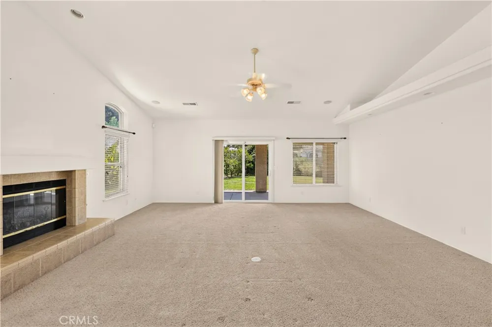 3077 Express Court Madera, CA 93637