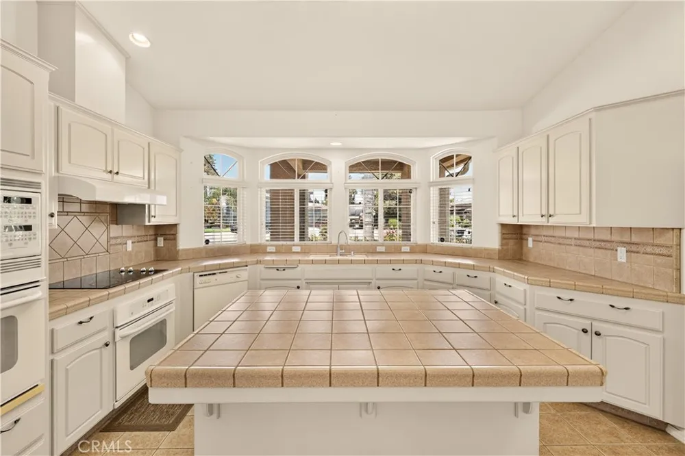 3077 Express Court Madera, CA 93637