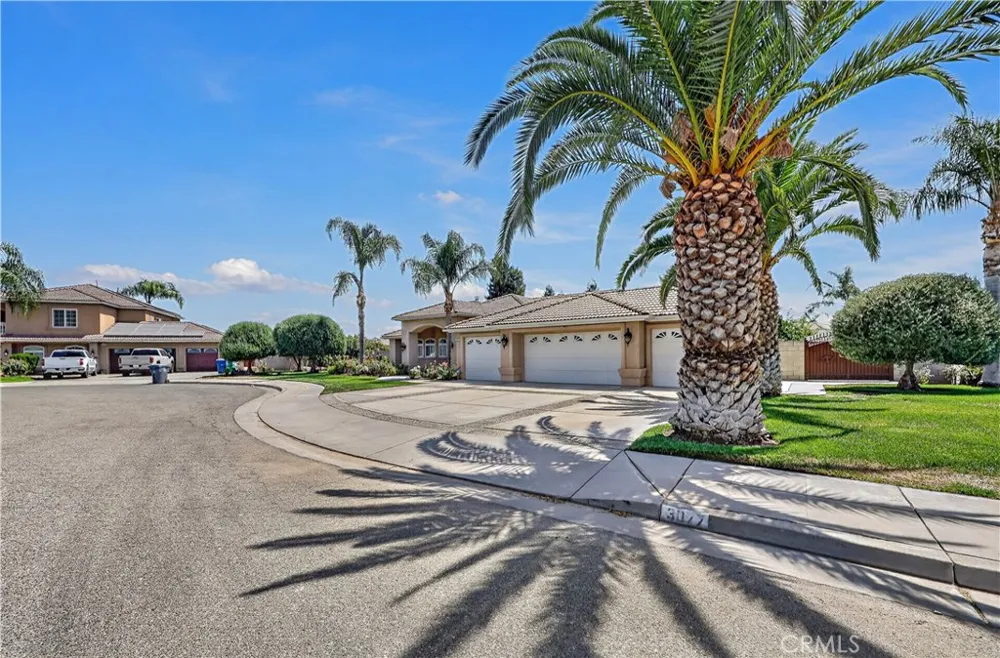 3077 Express Court Madera, CA 93637