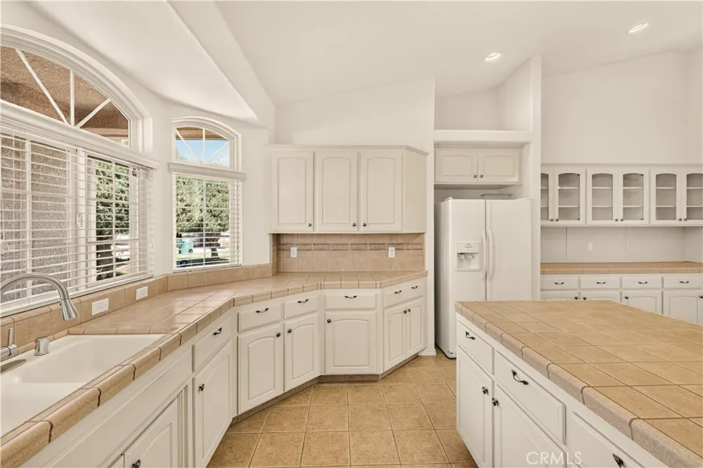 3077 Express Court Madera, CA 93637