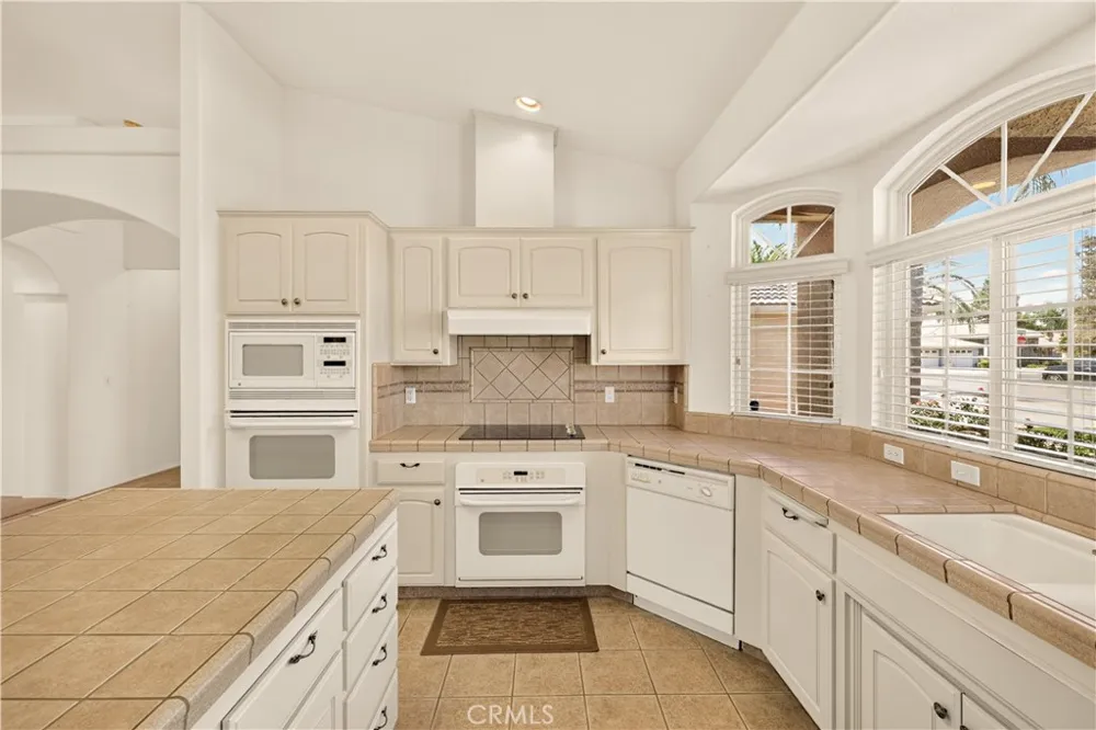 3077 Express Court Madera, CA 93637