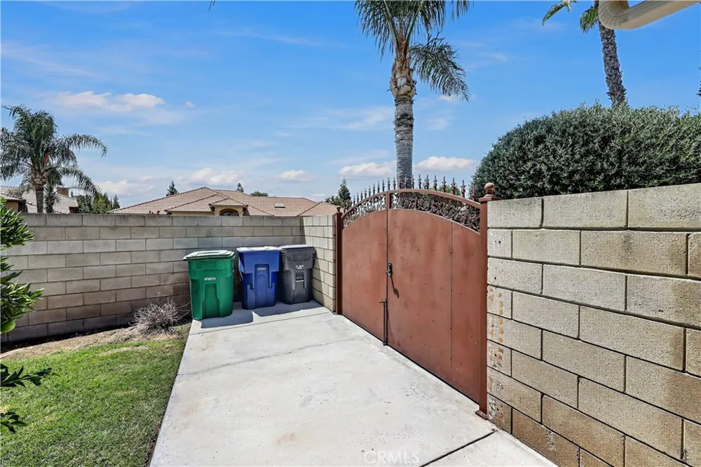3077 Express Court Madera, CA 93637