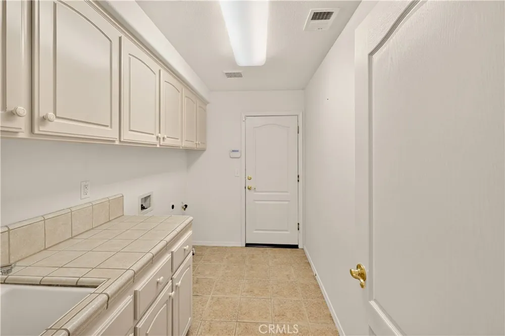 3077 Express Court Madera, CA 93637