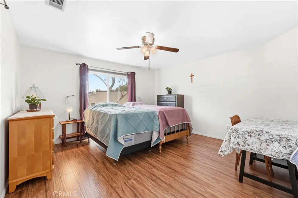 2822 Parksquare Pomona, CA 91767