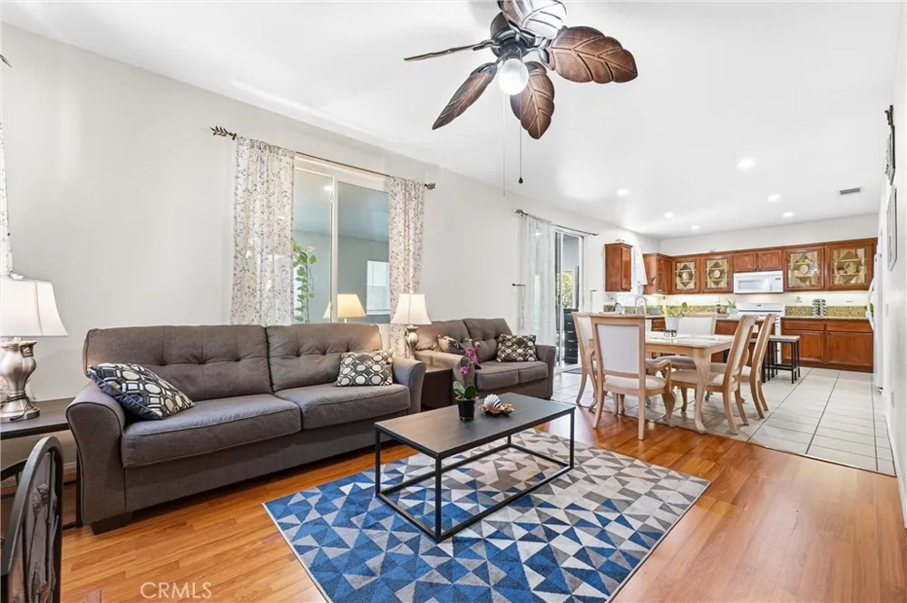 2822 Parksquare Pomona, CA 91767