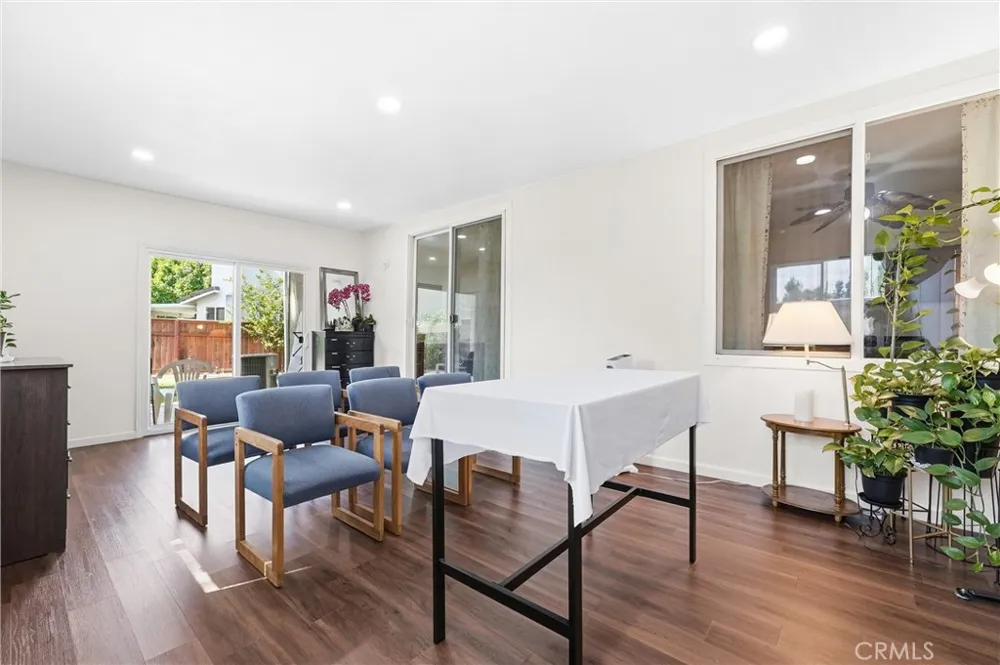 2822 Parksquare Pomona, CA 91767