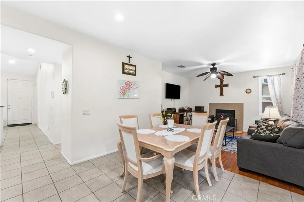 2822 Parksquare Pomona, CA 91767